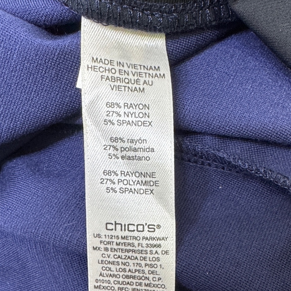 ✨ Chico’s Fabulously Slimming Navy Capri Pants NWT 0 Chicos US 4 - Picture 6 of 8